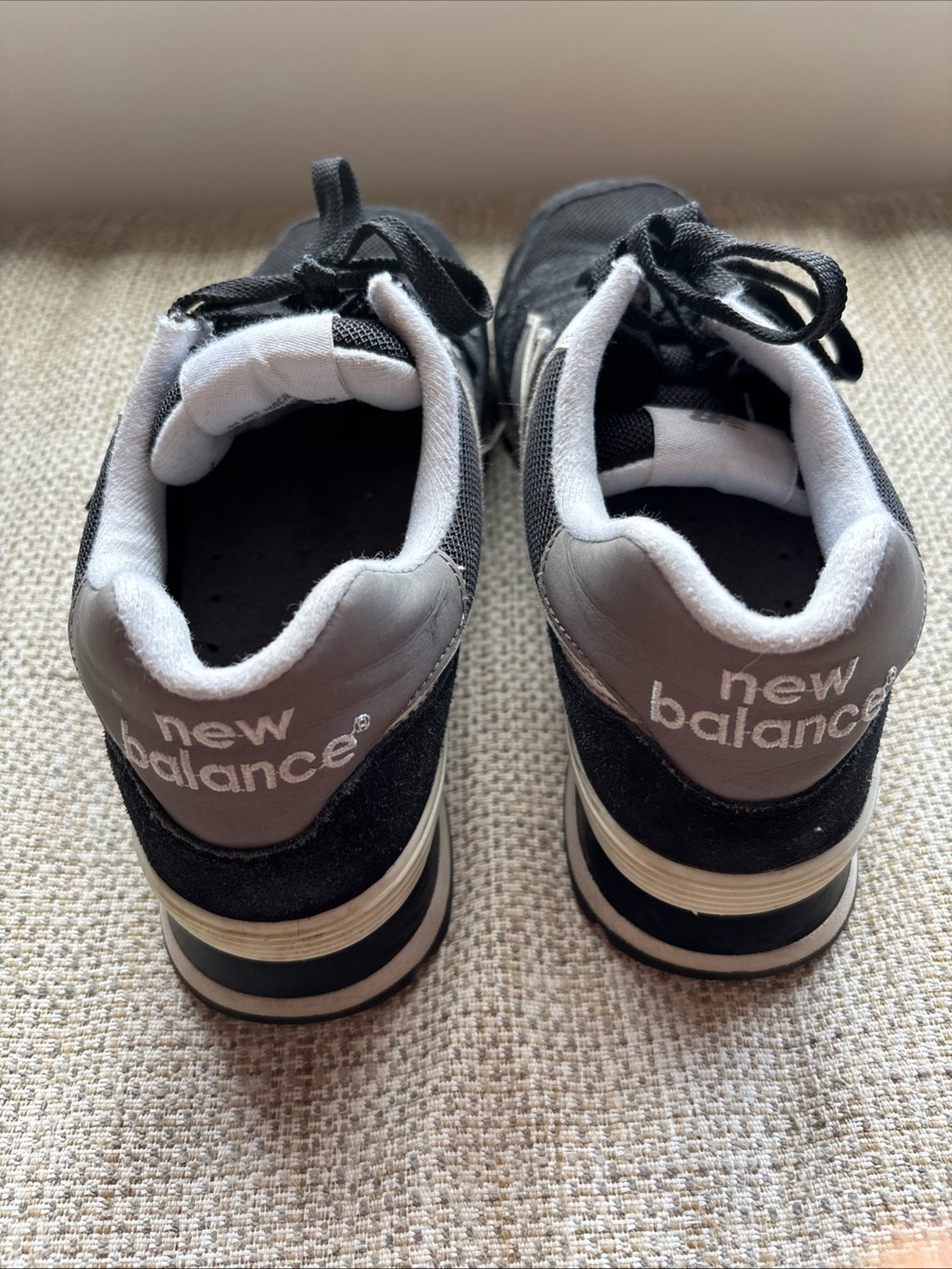 New Balance 574 Sneakers Men’s 9 Black with Gray - Picture 3 of 6